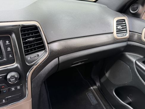 Used 2015 Jeep Grand Cherokee Laredo w/ Quick Order Package 23E RWD image 27