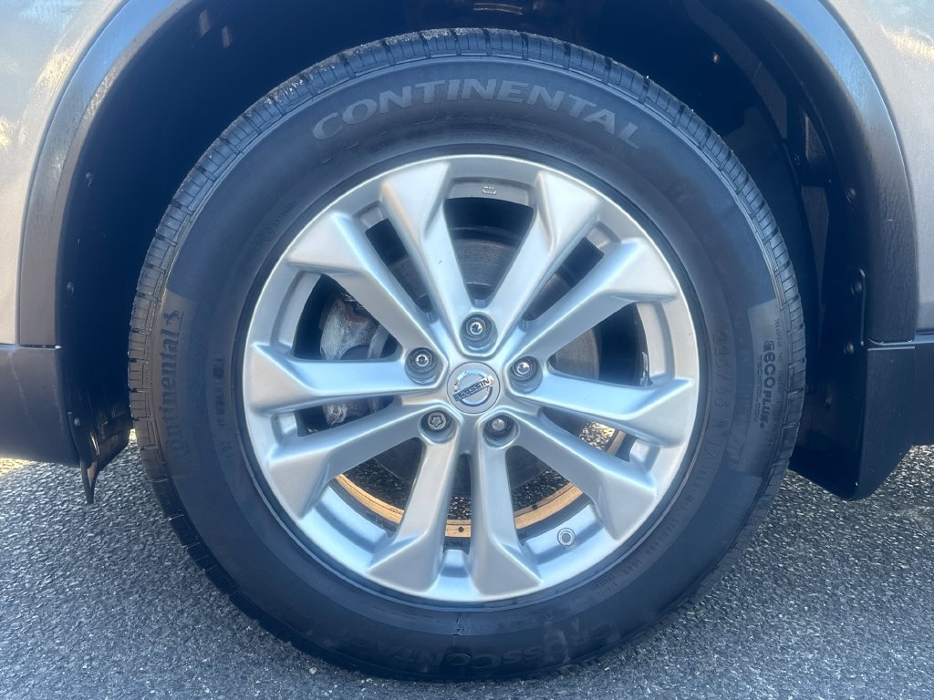 Used 2014 Nissan Rogue SV w/ SV Premium Package AWD/4WD image 11