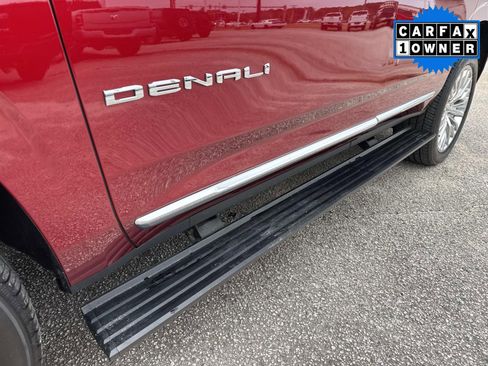 Used 2023 GMC Yukon Denali image 12