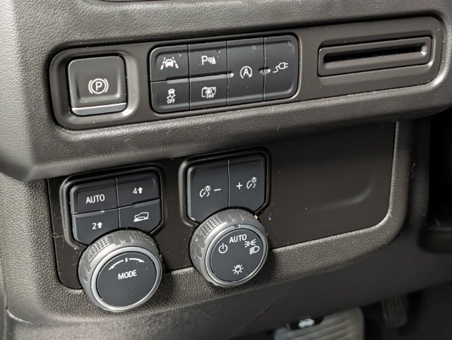 Used 2022 Chevrolet Tahoe RST w/ Luxury Package AWD/4WD image 19