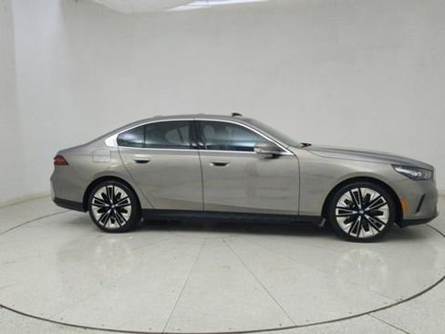 Used 2025 BMW 530i RWD image 67