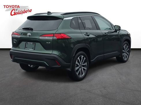 Used 2025 Toyota Corolla Cross XLE w/ Convenience Package image 5