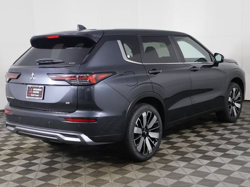 New 2026 Mitsubishi Outlander SE AWD/4WD image 11