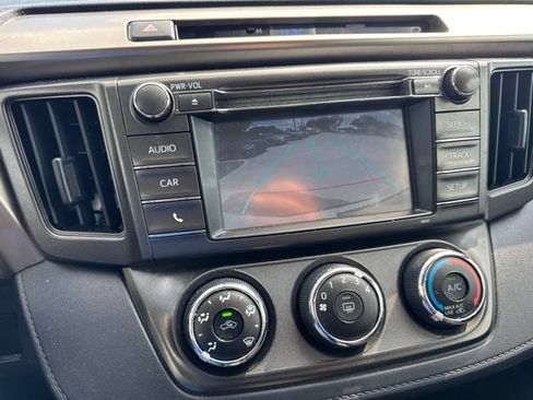 Used 2014 Toyota RAV4 LE FWD image 11
