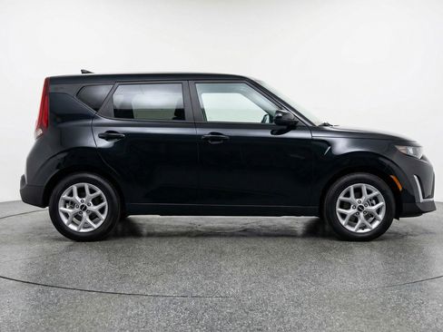Used 2025 Kia Soul LX w/ LX Technology Package image 11