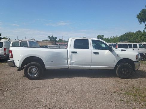 Used 2024 RAM 3500 Tradesman w/ Chrome Appearance Group AWD/4WD image 5