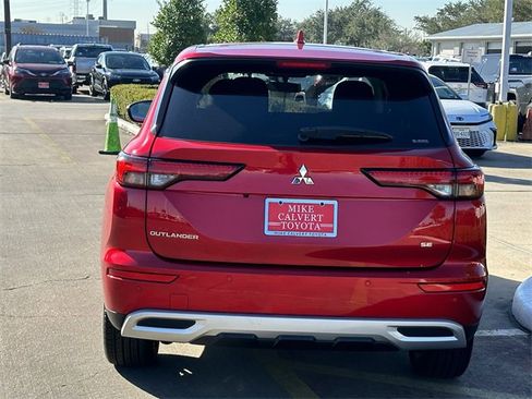 Used 2024 Mitsubishi Outlander SE image 6