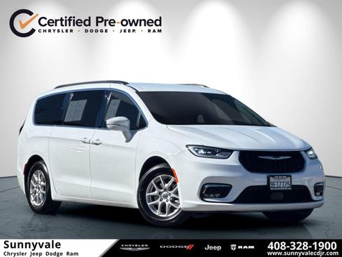Used 2022 Chrysler Pacifica Touring-L image 1