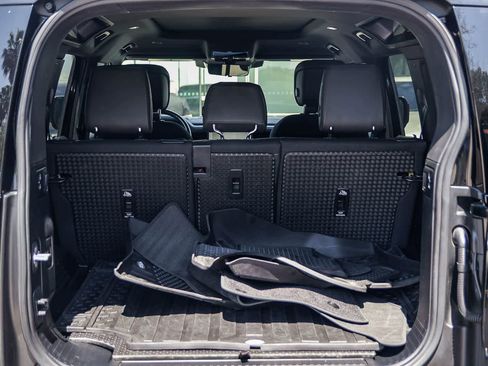 Used 2024 Land Rover Defender 110 X image 29