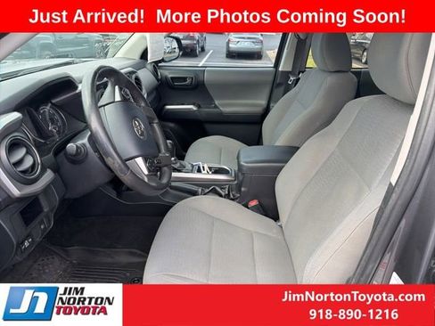 Used 2018 Toyota Tacoma SR5 image 8