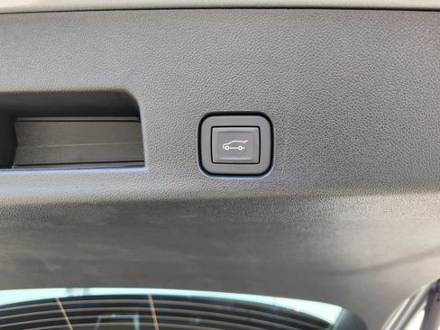 New 2026 Chevrolet Traverse High Country image 9