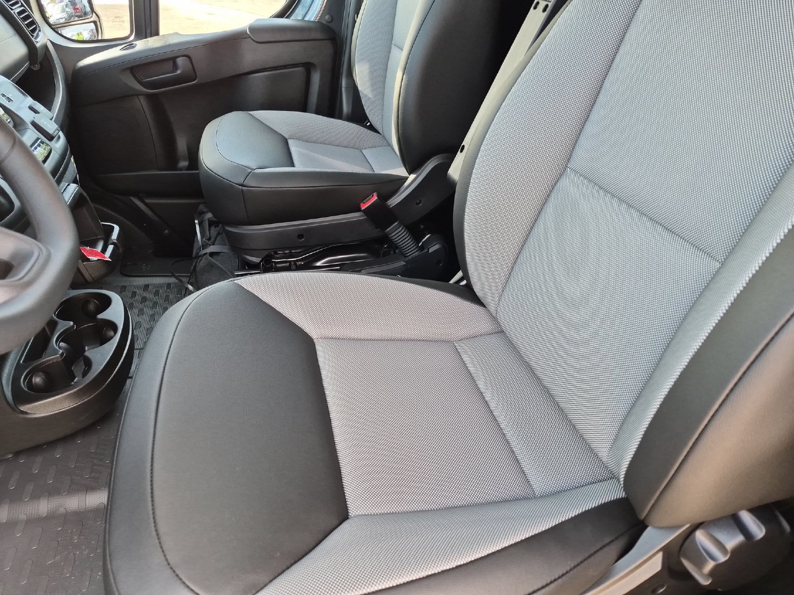 New 2026 RAM ProMaster 2500 w/ Convenience Group FWD image 12
