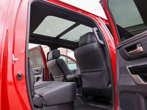 Used 2025 Toyota Tundra Limited image 32