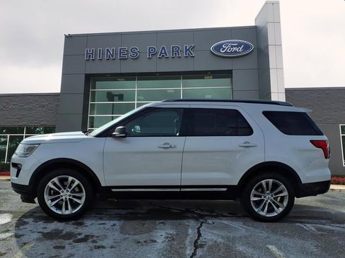 Certified 2019 Ford Explorer XLT w/ Equipment Group 202A image 4