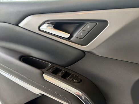 New 2026 Chevrolet Traverse LT w/ Sun and Wheel Package image 24