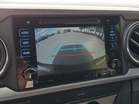 Used 2019 Toyota Tacoma TRD Sport AWD/4WD image 20