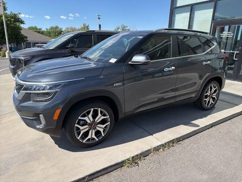 Certified 2023 Kia Seltos SX w/ SX Sunroof Package AWD/4WD image 2