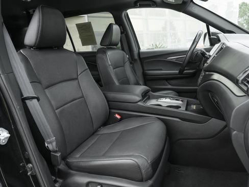 Used 2024 Honda Passport EX-L image 39