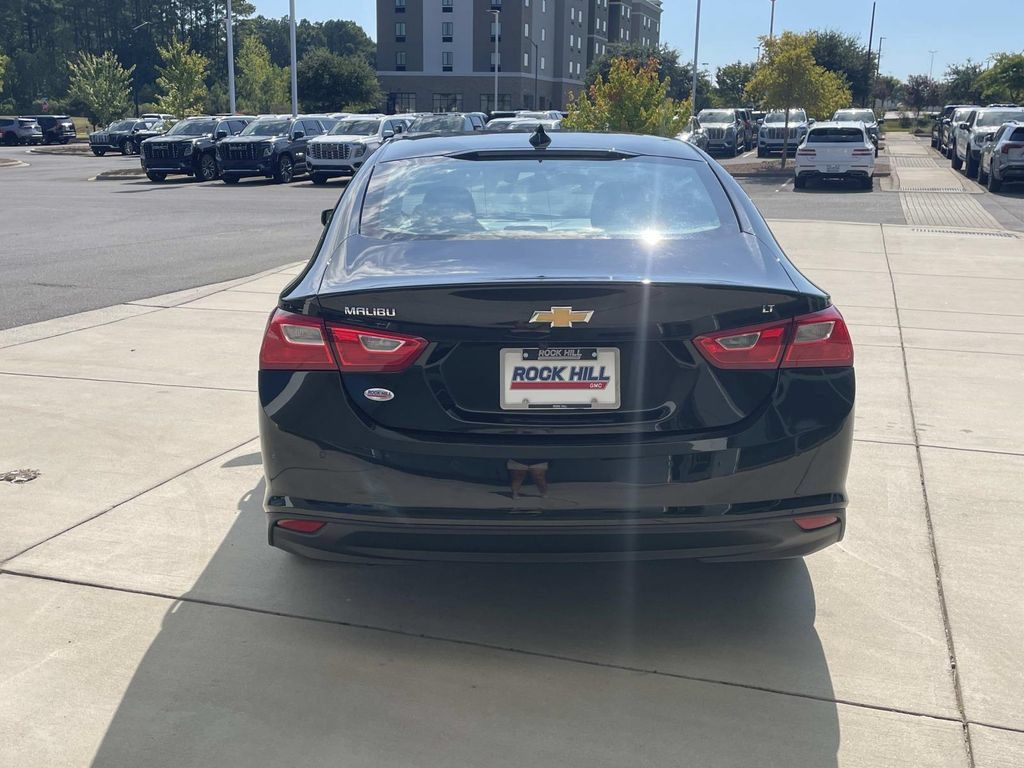 Used 2025 Chevrolet Malibu LT FWD image 5