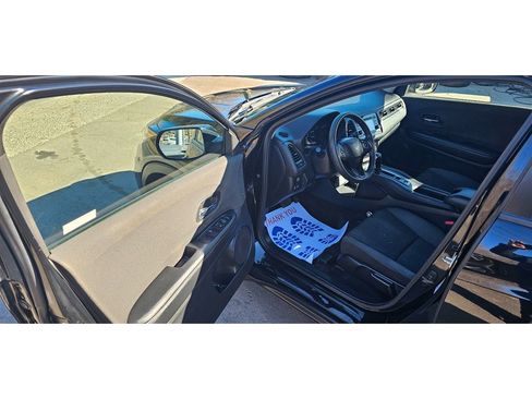Used 2019 Honda HR-V LX image 10