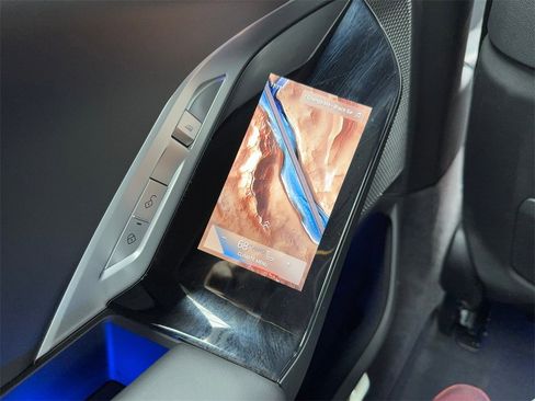 Used 2025 BMW 740i w/ Premium Package image 44