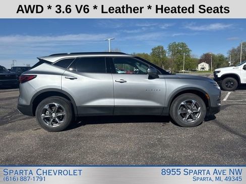 Used 2024 Chevrolet Blazer LT AWD/4WD image 2