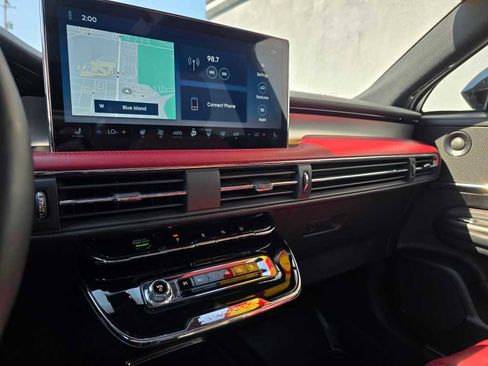 Used 2025 Lincoln Corsair Reserve w/ Equipment Group 202A image 20