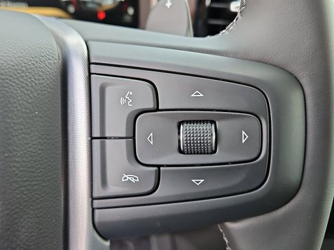 New 2026 GMC Sierra 1500 SLT image 19