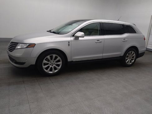 Used 2018 Lincoln MKT AWD w/ Technology Package image 2