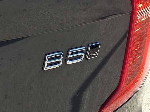 Certified 2024 Volvo XC90 B5 Core w/ Protection Package Premier image 33