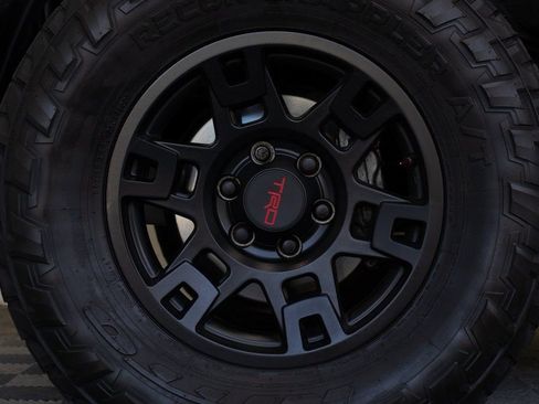 Used 2023 Toyota Tacoma TRD Off-Road image 10