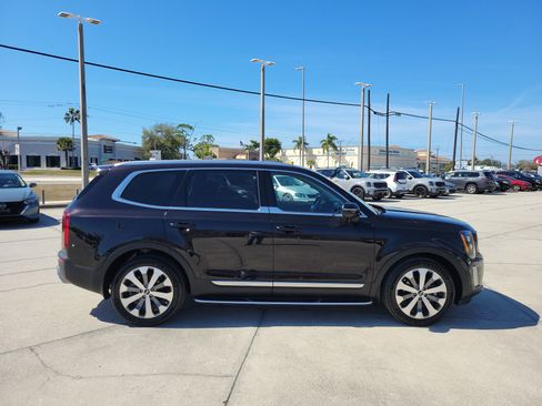 Certified 2021 Kia Telluride EX w/ EX Premium Package image 3