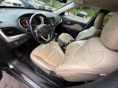 Used 2015 Jeep Cherokee Limited w/ Luxury Group AWD/4WD image 18