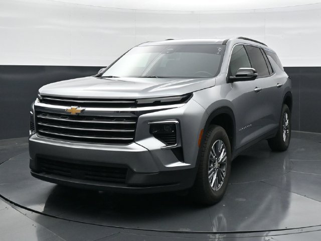 Used 2025 Chevrolet Traverse LT AWD/4WD image 5