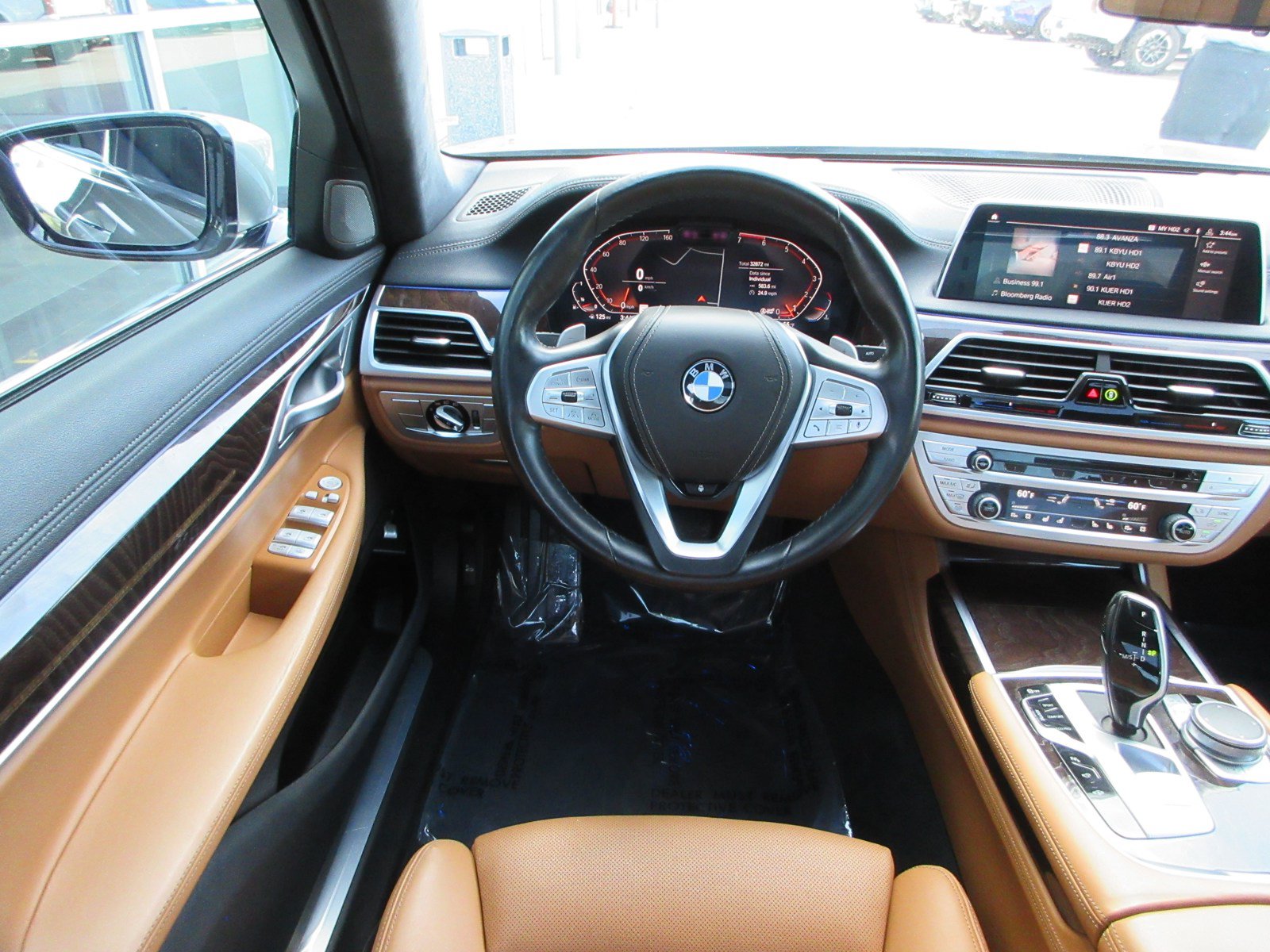 Used 2020 BMW 750i xDrive w/ Interior Design Package AWD/4WD image 34