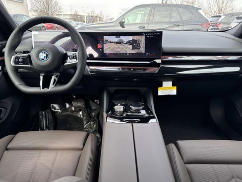 New 2026 BMW 550e xDrive image 16