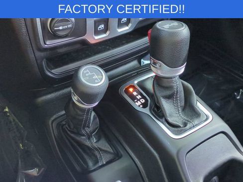 Certified 2025 Jeep Wrangler Sport AWD/4WD image 24