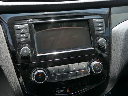 Used 2019 Nissan Rogue Sport S FWD image 19