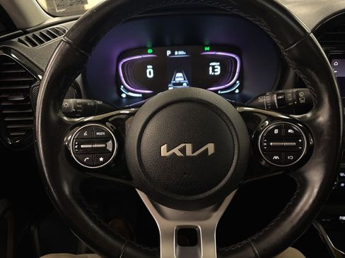 Used 2023 Kia Soul EX image 12