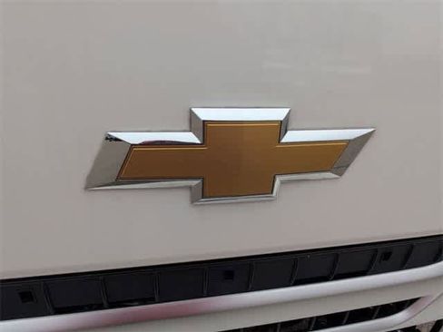 Used 2024 Chevrolet Low Cab Forward image 27