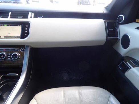 Used 2016 Land Rover Range Rover Sport HSE image 20