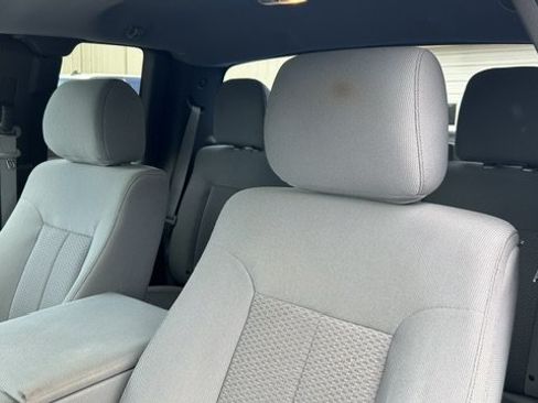 Used 2013 Ford F150 XLT w/ XLT Chrome Pkg RWD image 3