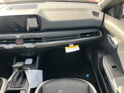 New 2025 Kia K4 GT-Line Turbo w/ GT-Line Premium Package FWD image 9