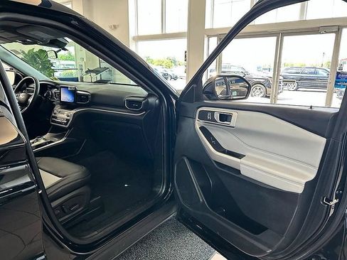 Used 2023 Ford Explorer XLT w/ Equipment Group 202A AWD/4WD image 31