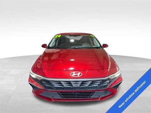 Used 2024 Hyundai Elantra SEL FWD image 2
