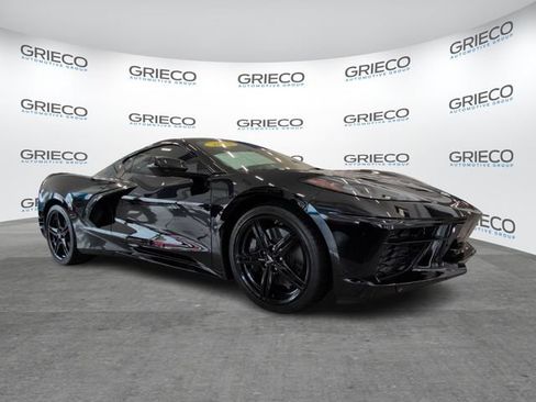 Used 2025 Chevrolet Corvette Stingray Premium Cpe w/ Z51 Performance Package RWD image 1