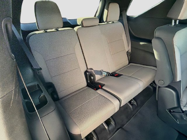 Used 2026 Chevrolet Traverse LT w/ Driver Confidence Package FWD image 28