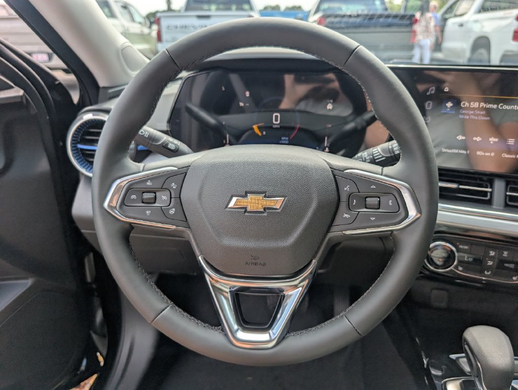 New 2026 Chevrolet Trax LT w/ LT Convenience Package FWD image 24