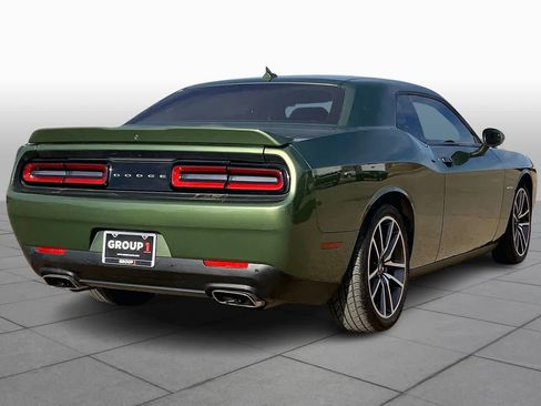 Used 2022 Dodge Challenger R/T w/ Plus Package image 11