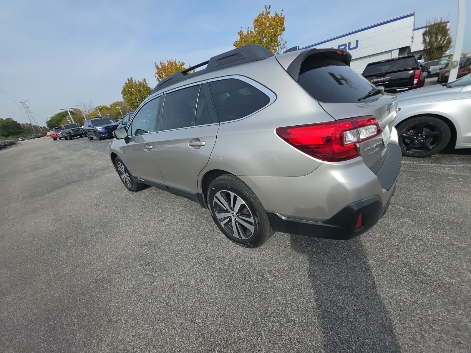 Used 2019 Subaru Outback 2.5i Limited AWD/4WD image 13